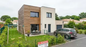 Maison individuelle moderne avec jardin à vendre en BRS (Bail Réel Solidaire) à Cenon, en Gironde.